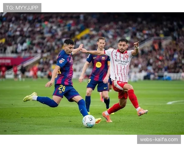 皇马总比分3-1本菲卡晋级16强，巴尔韦德右路传中导演逆转